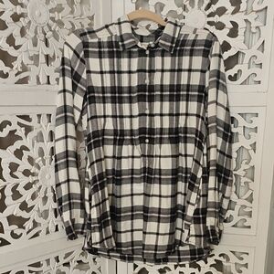 American Eagle Outfitter Pleated Flannel With Pockets